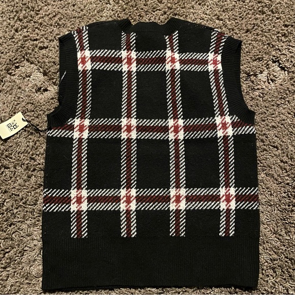 Max Studio Black and Red Sweater Vest - Picture 4 of 5